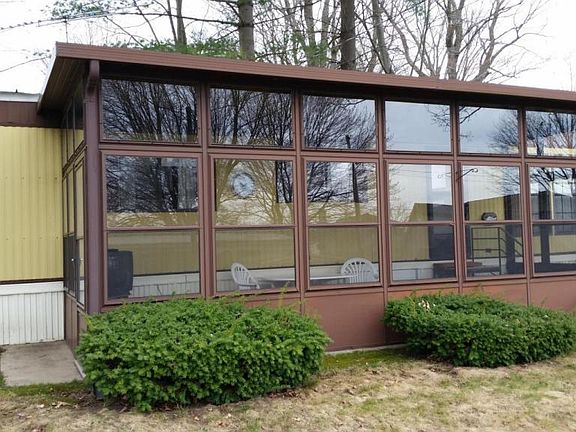 3rd image of 54449 Highland Dr