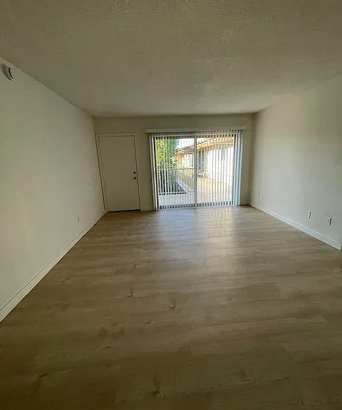 Country Club Terrace — Photo 10