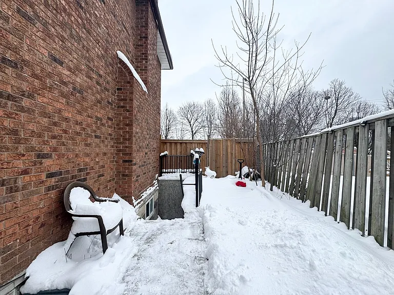 691 Heatherwood Sq #2 — Photo 8