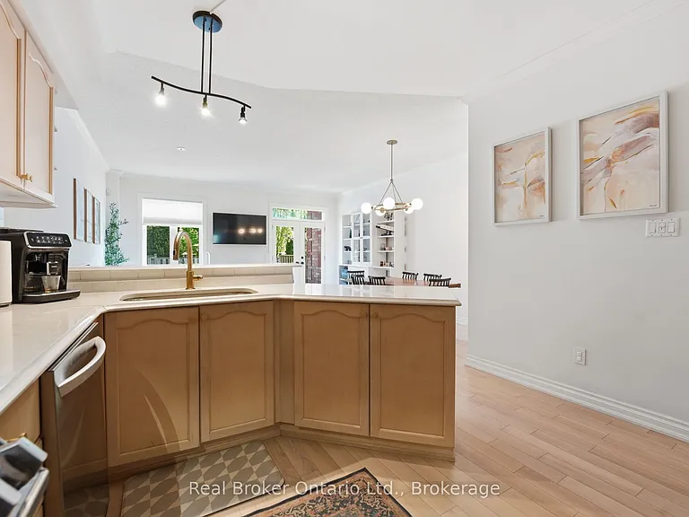 165 Margaret Dr — Photo 10