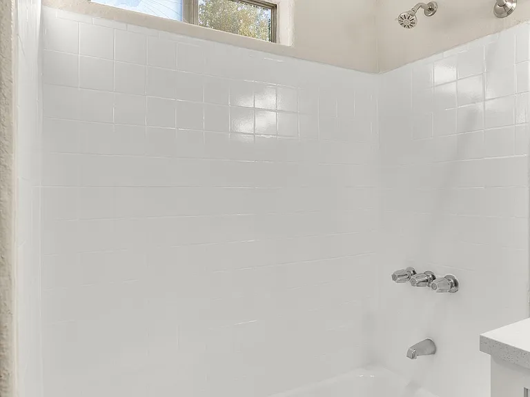 Briarwood Apartments - Riverside, CA — Photo 18