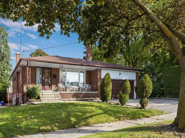 201 Derrydown Rd, Toronto, ON M3J 1S2