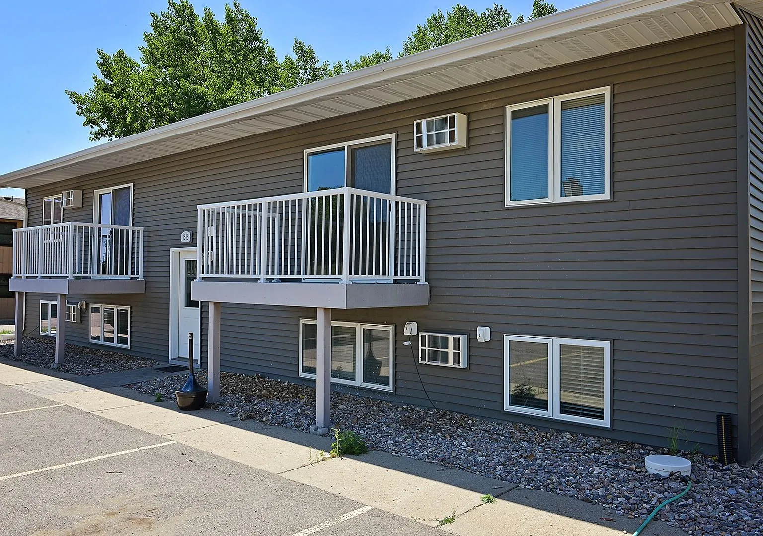 4-Plex Apartment on North Hill! 1515 12th St. NW! — Photo 3