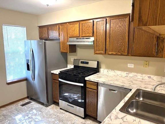 3rd image of 296 Cane Garden Cir