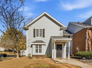 9401 S Vicksburg Park Ct, Charlotte, NC 28210