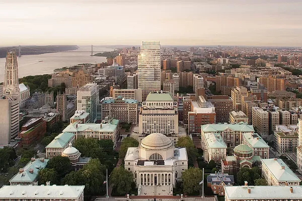 Sold by Hooli Homes New York Inc | media 37