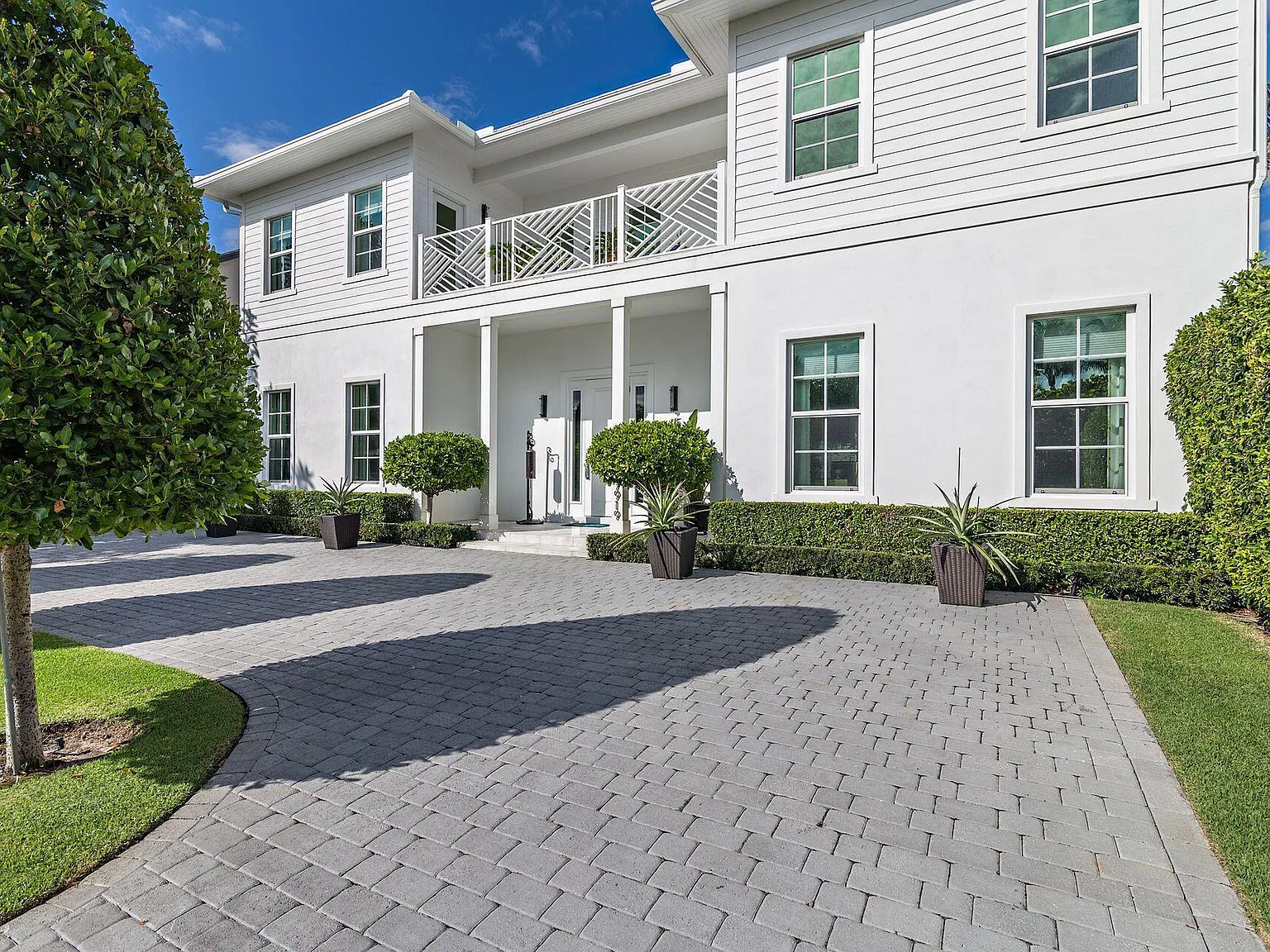 6 bed, 7.0 bath, 4177 sqft, $26,000 — Photo 3