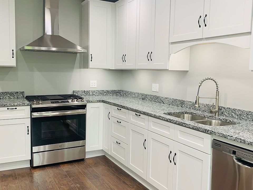 1st image of 3653 Archer Ave #1