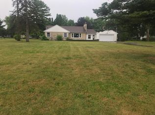 717 E Union St, Earlville, IL 60518