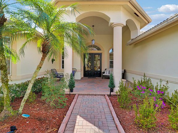 3rd image of 4450 SW Long Bay Drive