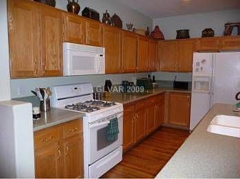 3rd image of 9721 Leberger Ave