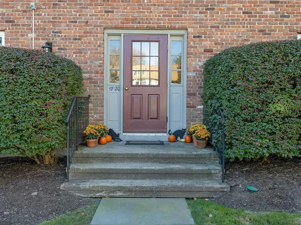 18 Village Walk #18, Wilton, CT 06897