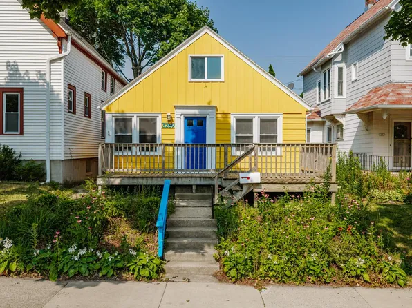 3269 N Oakland AVENUE, Milwaukee, WI 53211