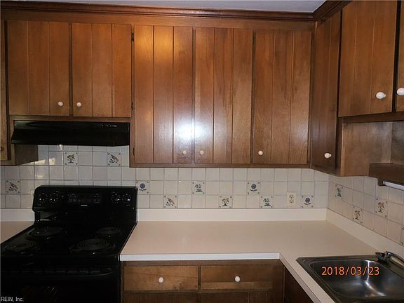 5th image of 159-D Windsor Castle Dr #D