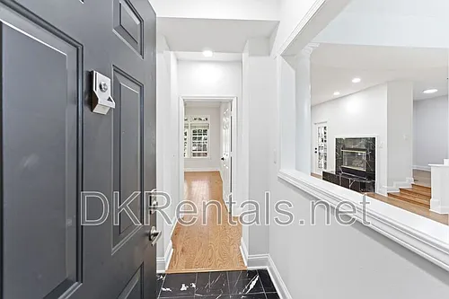 220 Renaissance Pkwy NE Photo 1