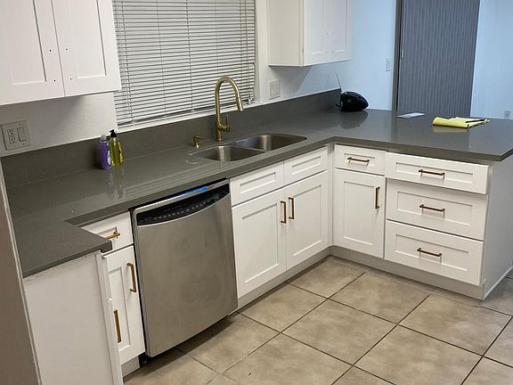 3rd image of 2519 College Ln