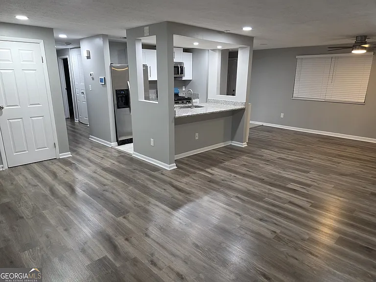 5349 Tracey Dr — Photo 4