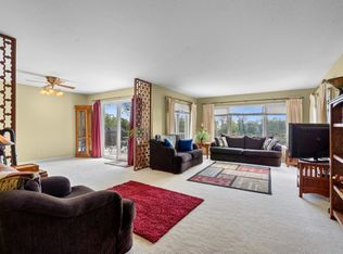 3839 Lost Valley Rd SE, Cedar Rapids, IA 52403