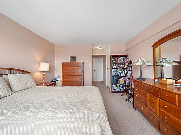 4th image of 211-65 23rd Ave #5E