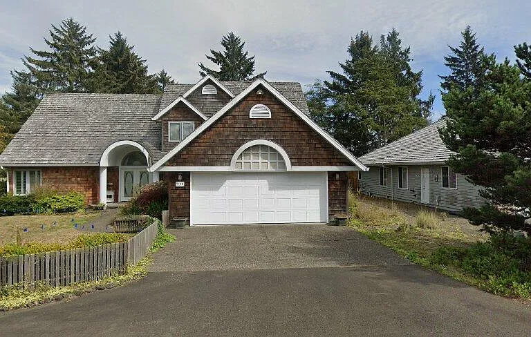 2175 Pine Ridge Dr — Photo 1