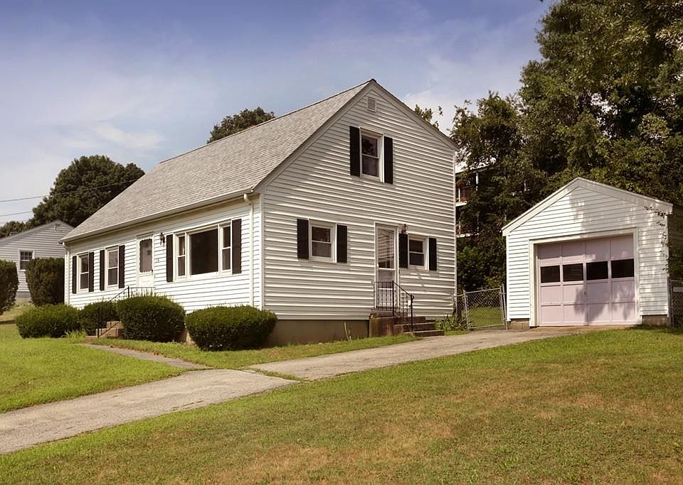 1st image of 104 Low St