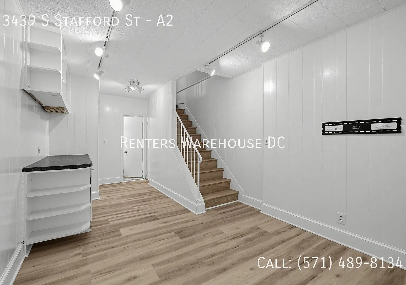 Spacious Fairlington Condo with Private Patio & Easy DC Access — Photo 3