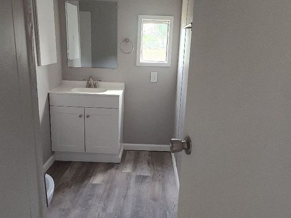 5th image of 503 S Humbolt Ave #19