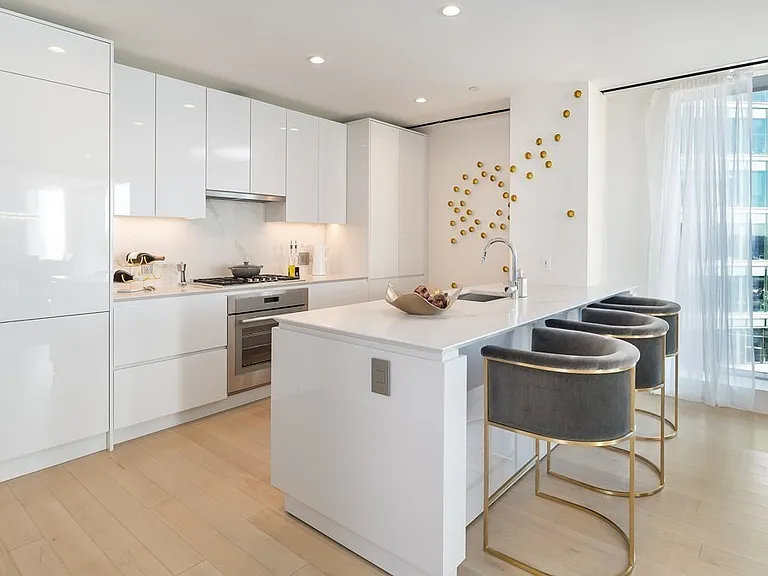 135 Seaport Blvd #710 — Photo 7