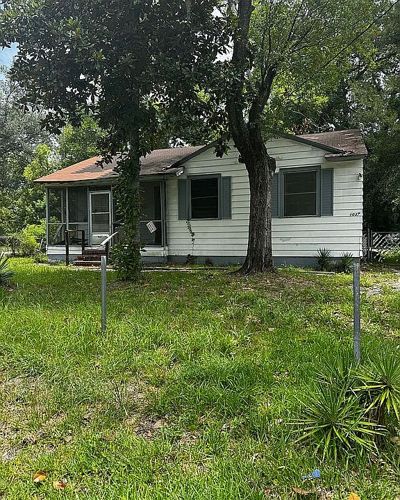 1st image of 1037 Westbrook Cir W
