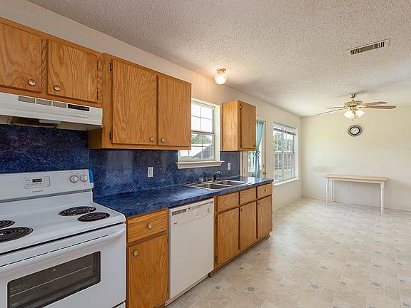 2nd image of 2776 Benton Dr