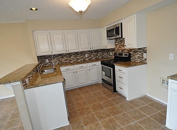 5th image of 999 Holli Ln