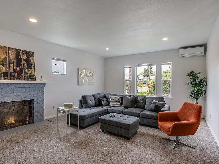 3901 S Angel Pl #B — Photo 4