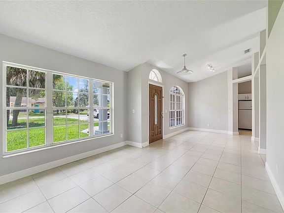 3rd image of 309 Wild Forrest Dr