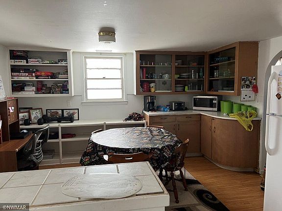 4th image of 101 24th St NE