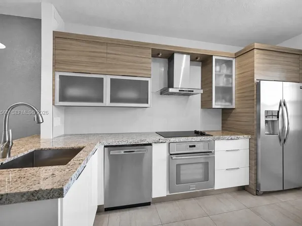 5670 NW 116th Ave APT 222, Doral, FL 33178