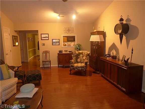 4th image of 12 Collwood Ct