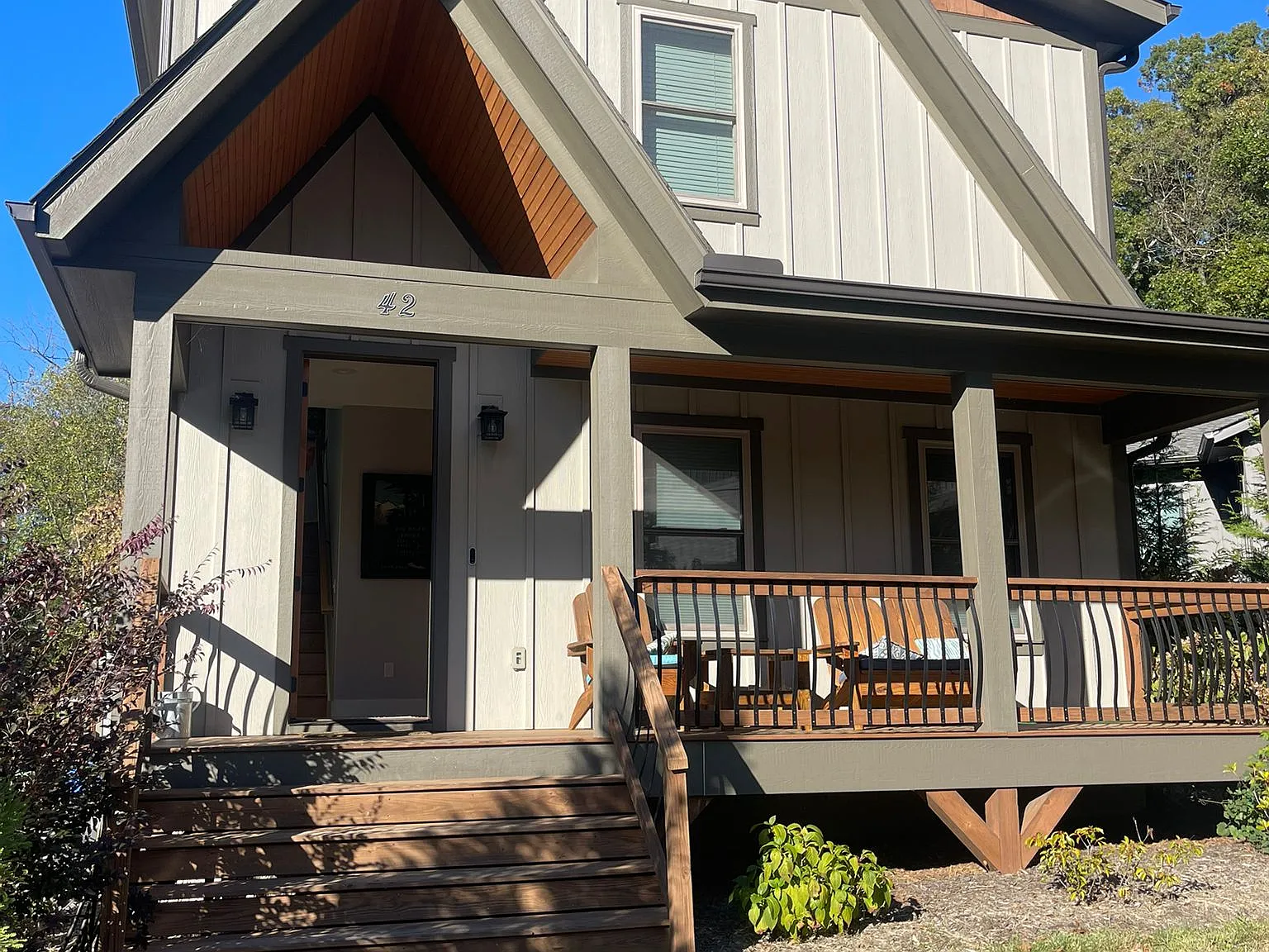 42 Reynolds Rd — Photo 2