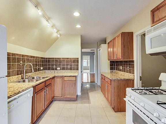 5th image of 1819 N Francisco Ave #3