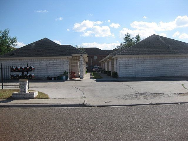 1st image of 905 W Caffery Ave