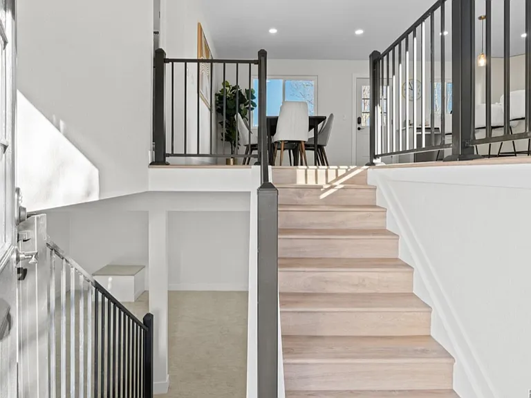 922 Park View St — Photo 10