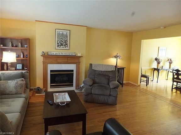 3rd image of 114 Crestwood Dr