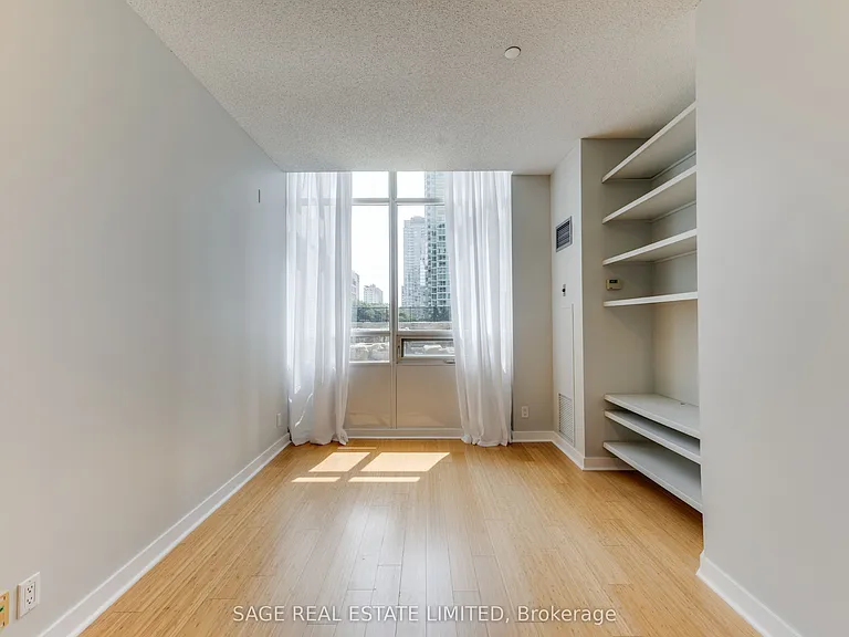 373 Front St W #208 — Photo 11