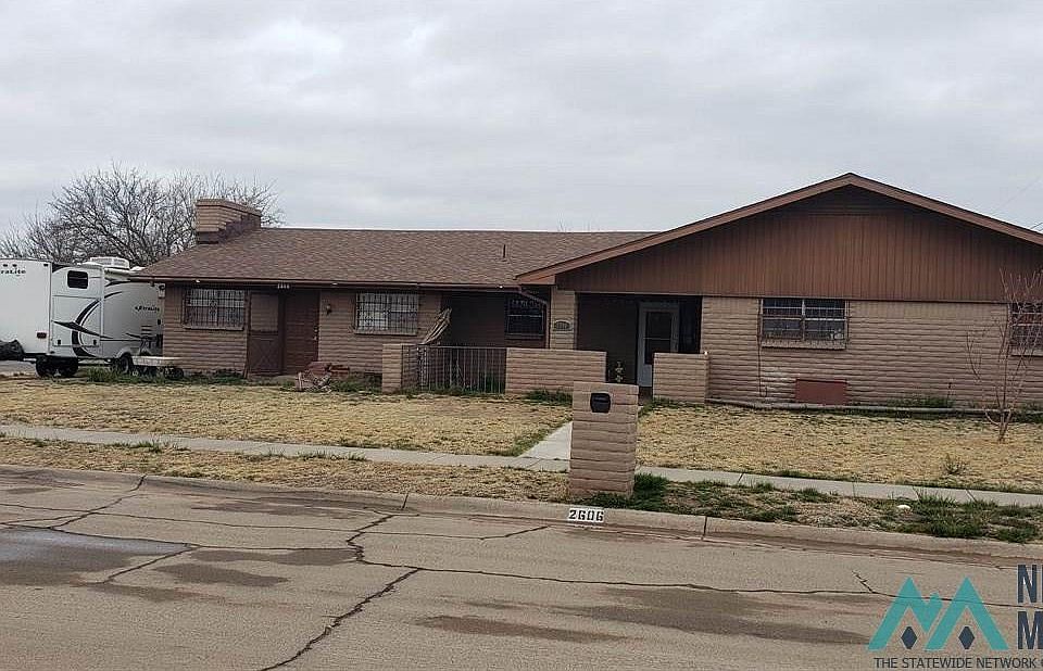 1st image of 2606 E Emerald Dr