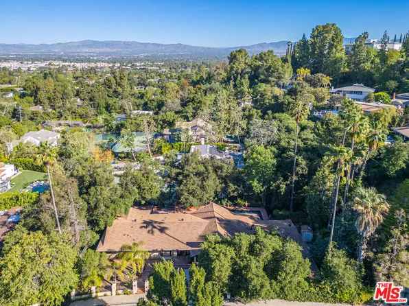 17449 Sumiya Dr, Encino, CA 91316
