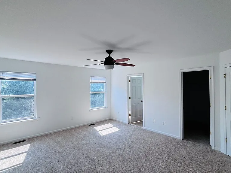 1011 King Way — Photo 15
