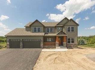 967 Woodview Ct, Carver, MN 55315