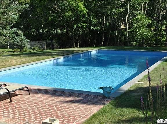 4th image of 750 Clearview Ave