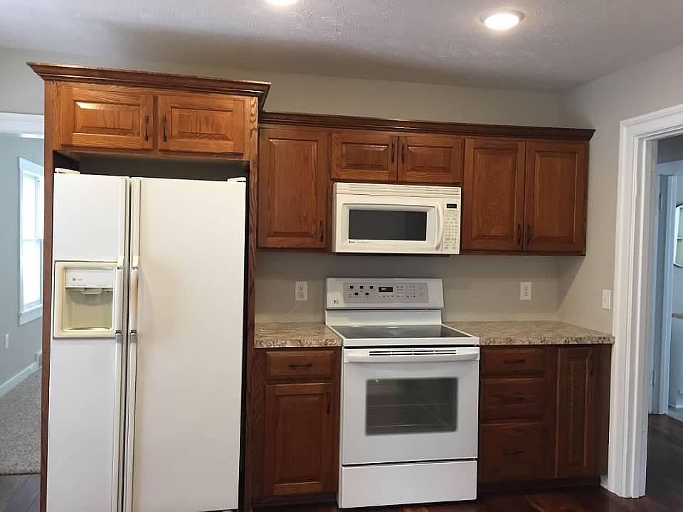 Kitchen - appliances included