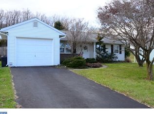 276 Honeysuckle Ln, Robesonia, PA 19551