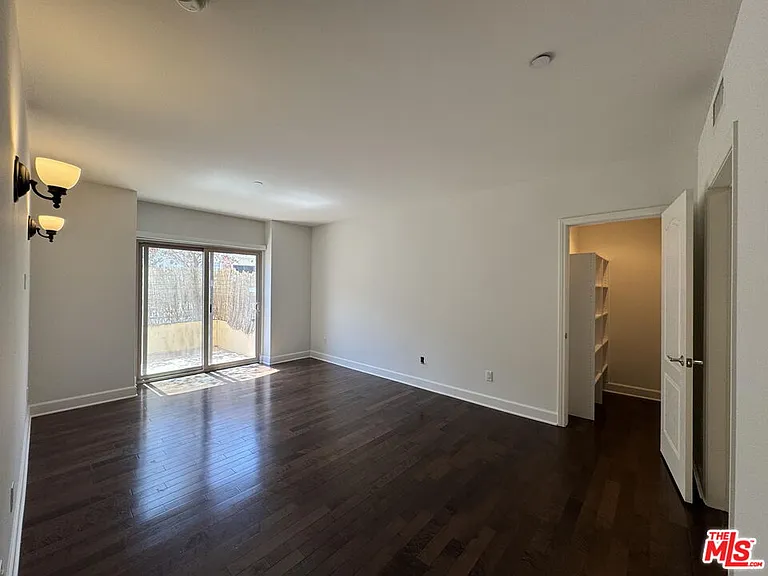 1522 Amherst Ave #101 — Photo 17